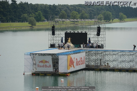 2012-06-10 Milano Red Bull Flugtag 0377 La Madunina